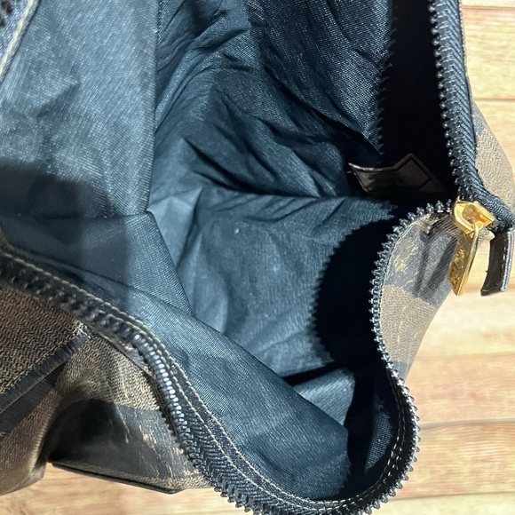 Fendi Cosmetic Bag - Picture 4 of 5